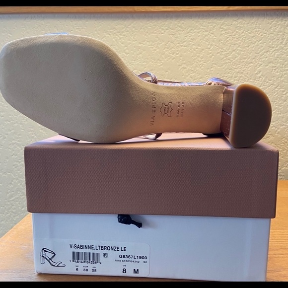 NIB-Via Spiga Metallic Strappy Leather Sandal - Picture 14 of 14